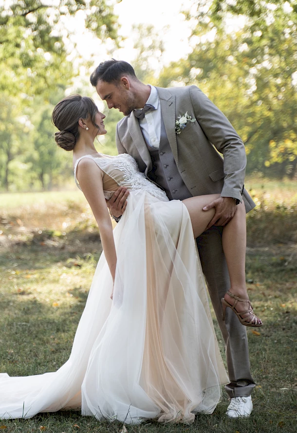 Hochzeitsfotograf Stuttgart Traumhafte Bilder im Abendlicht im Rosensteinpark